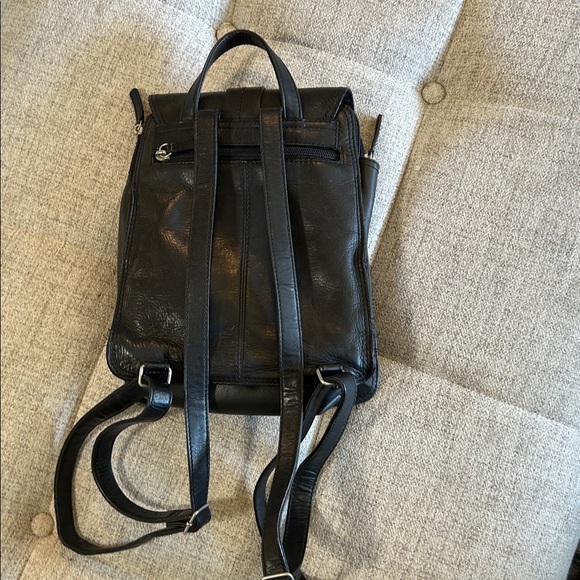 GREAT AMERICAN LEATHERWORKS BLACK BACKPACK BAG - Picture 4 of 16